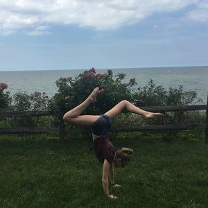 Meet your Posher, Emily